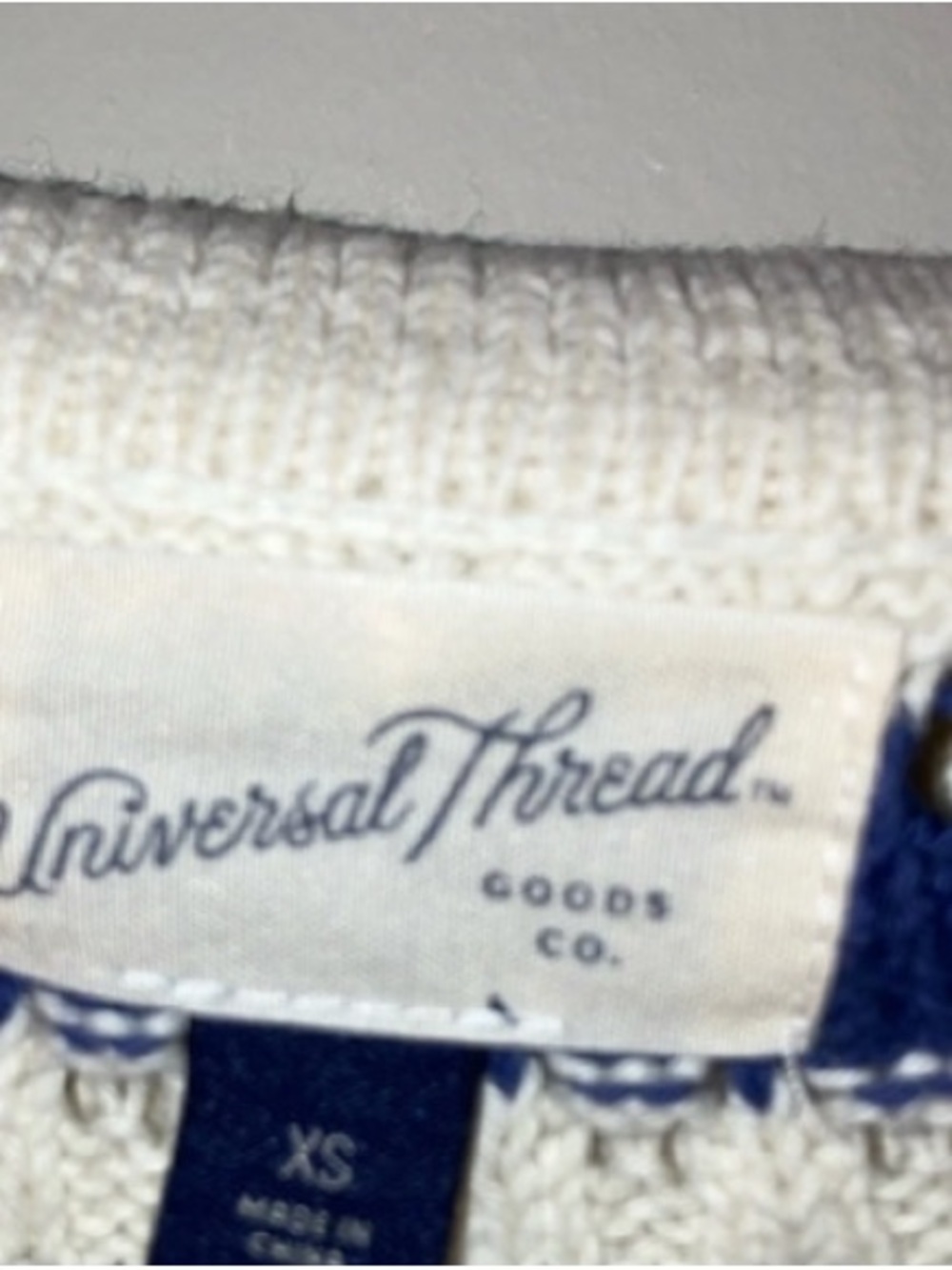 Universal Thread Crop Top - Picture 4 of 6